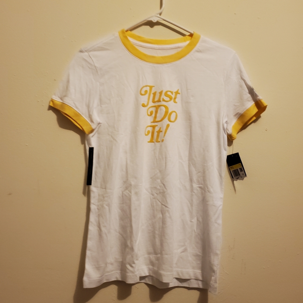 Nike Tee - Picture 2 of 6